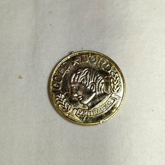 Plastic Coins, Gold Green Pink Party Decorations Favors Qty 127 coins - Picture 3 of 5